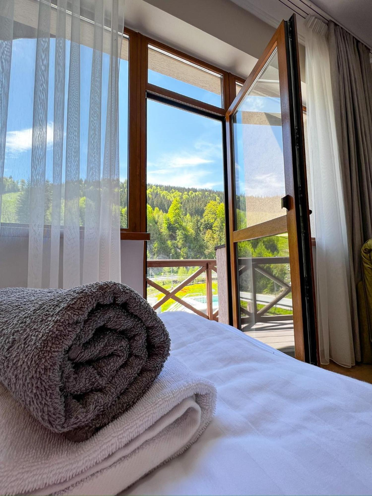 Hotel Skilandhouse Bukovel Esterno foto